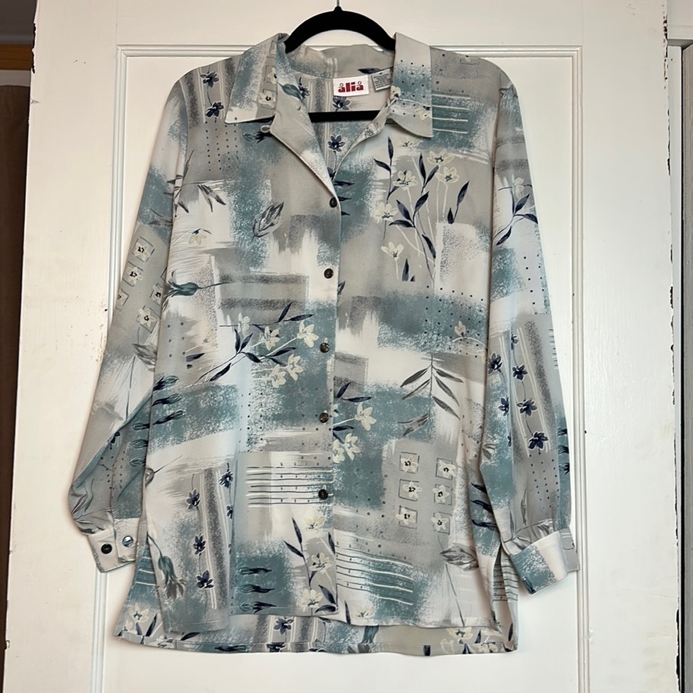 Vintage Alia floral long sleeve button down blouse